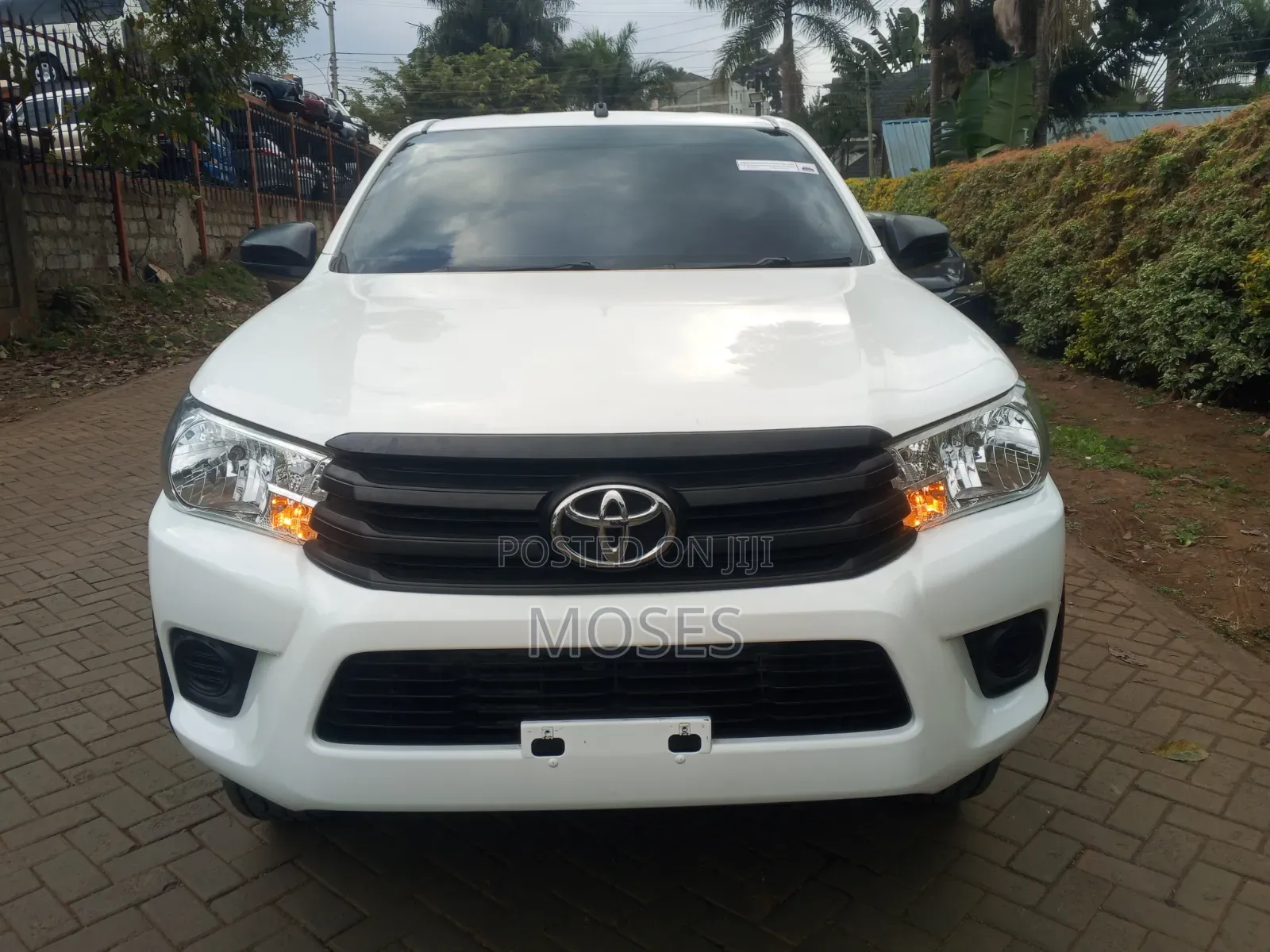 Toyota Hilux 2019 White