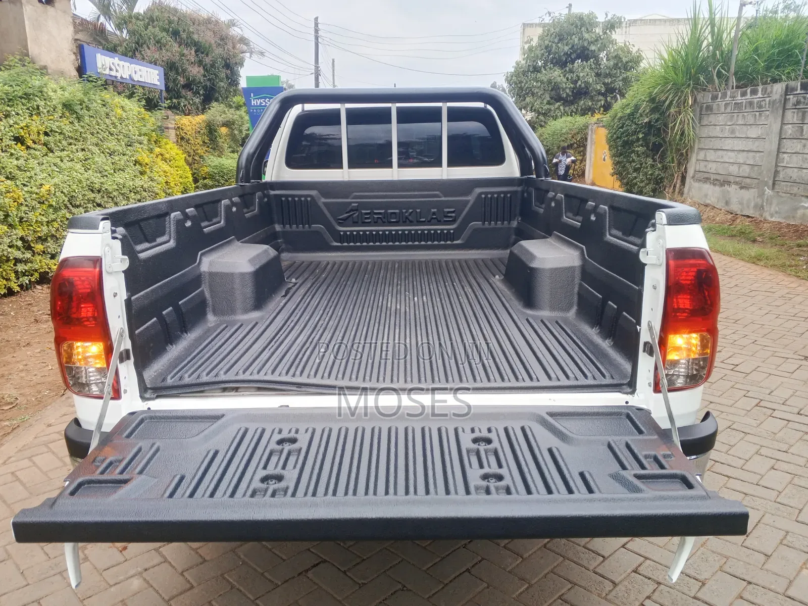 Toyota Hilux 2019 White
