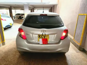 Toyota Vitz 2012 Silver