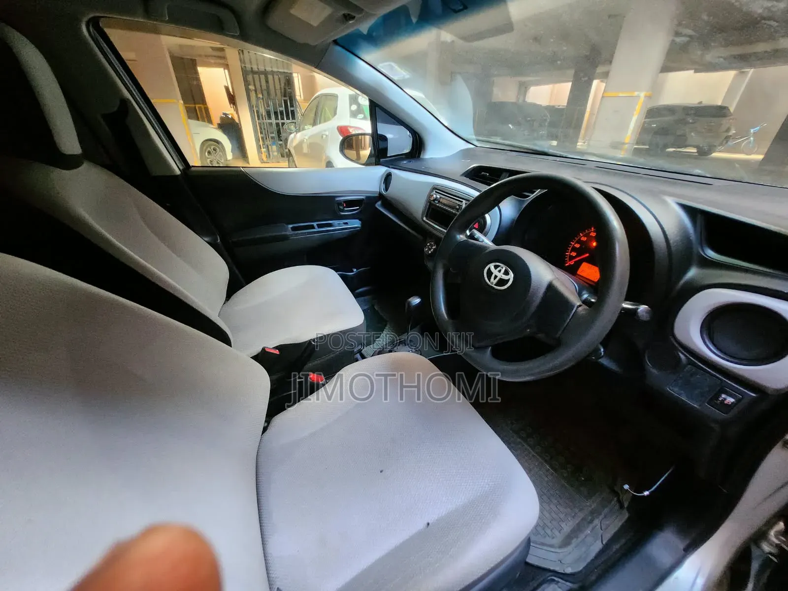 Toyota Vitz 2012 Silver