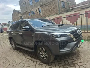 Toyota Fortuner 2016 Gray