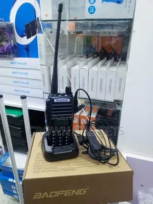 UV-82 Baofeng VHF UHF Two Way Radio With Earpiece Charger