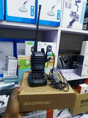 UV-82 Baofeng VHF UHF Two Way Radio With Earpiece Charger