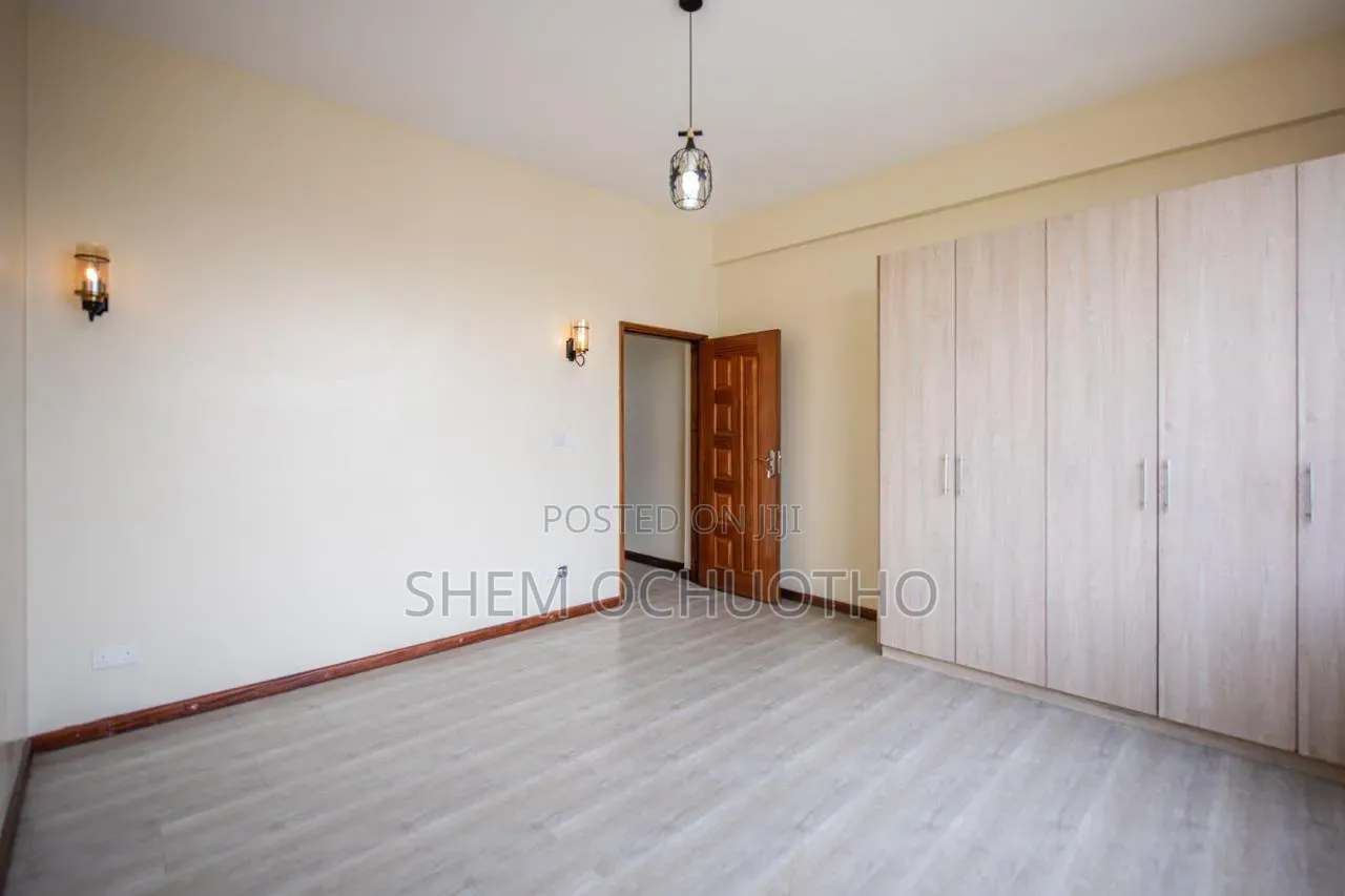 3bdrm Apartment in Muthaiga Square for sale
