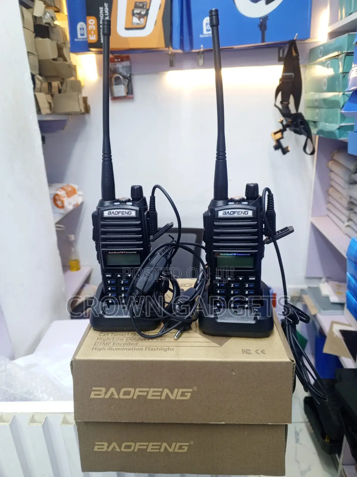 UV-82 Dual Band VHF UHF Walkie Talkie With Charging Dock