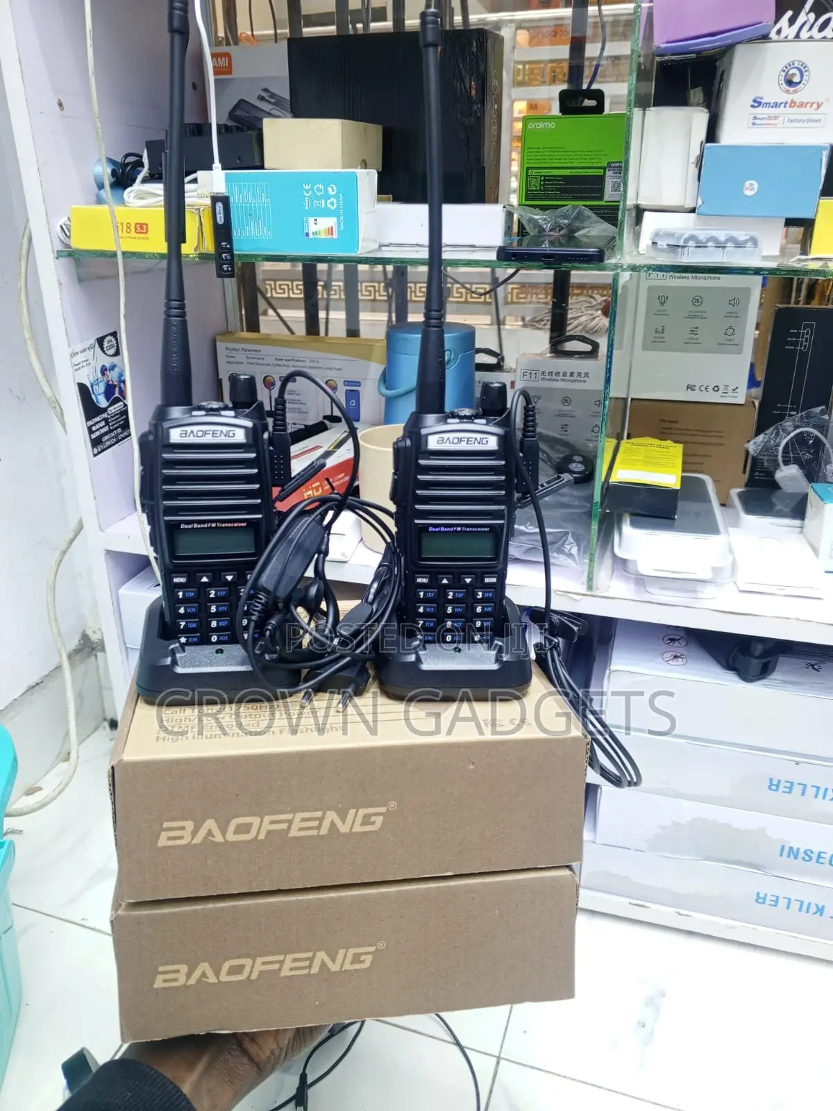 UV-82 Dual Band VHF UHF Walkie Talkie With Charging Dock