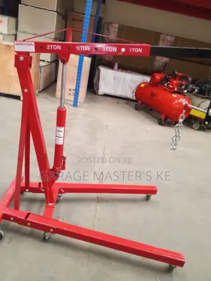 Heavy Commercial Engine Crane