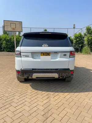 Land Rover Range Rover Sport HSE 4dr SUV 4WD (3.0L 6cyl S/C 8A) 2015