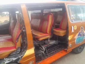 Toyota HiAce 2005 Brown