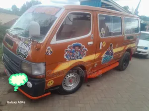 Toyota HiAce 2005 Brown