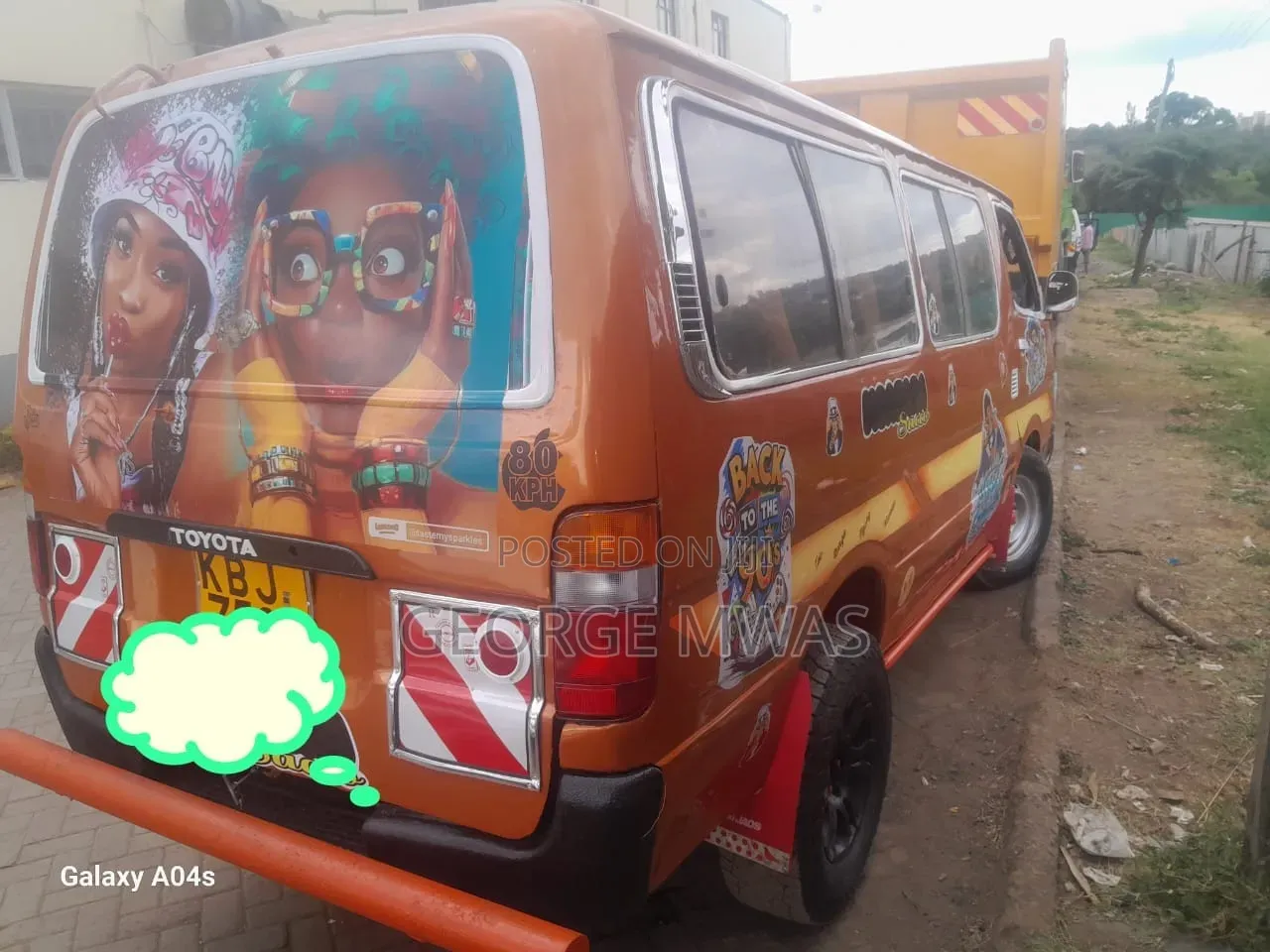 Toyota HiAce 2005 Brown