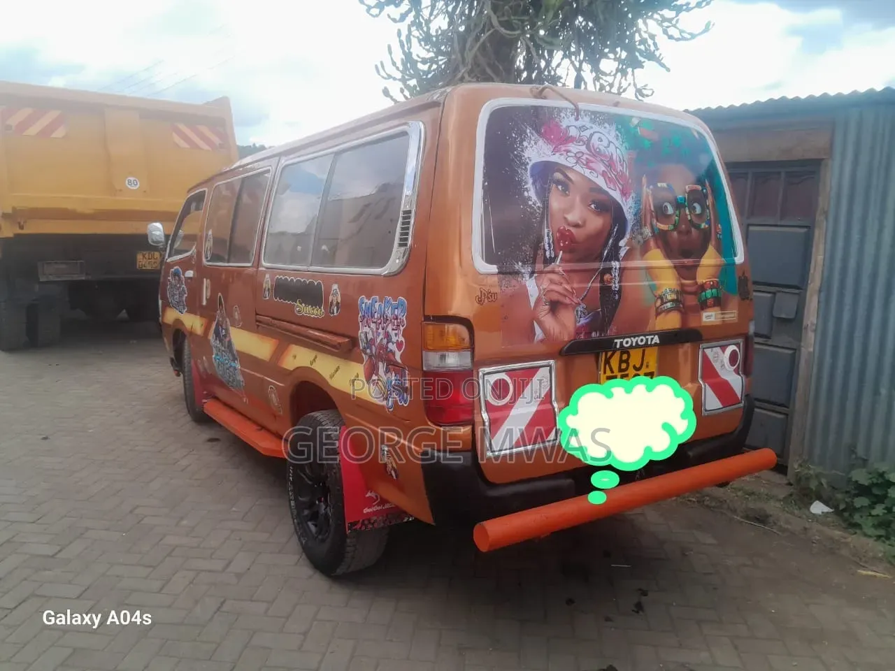 Toyota HiAce 2005 Brown