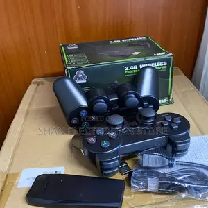 Built-in 10000 2.4GHz Wireless Controllers–M8 Retro Gaming Console
