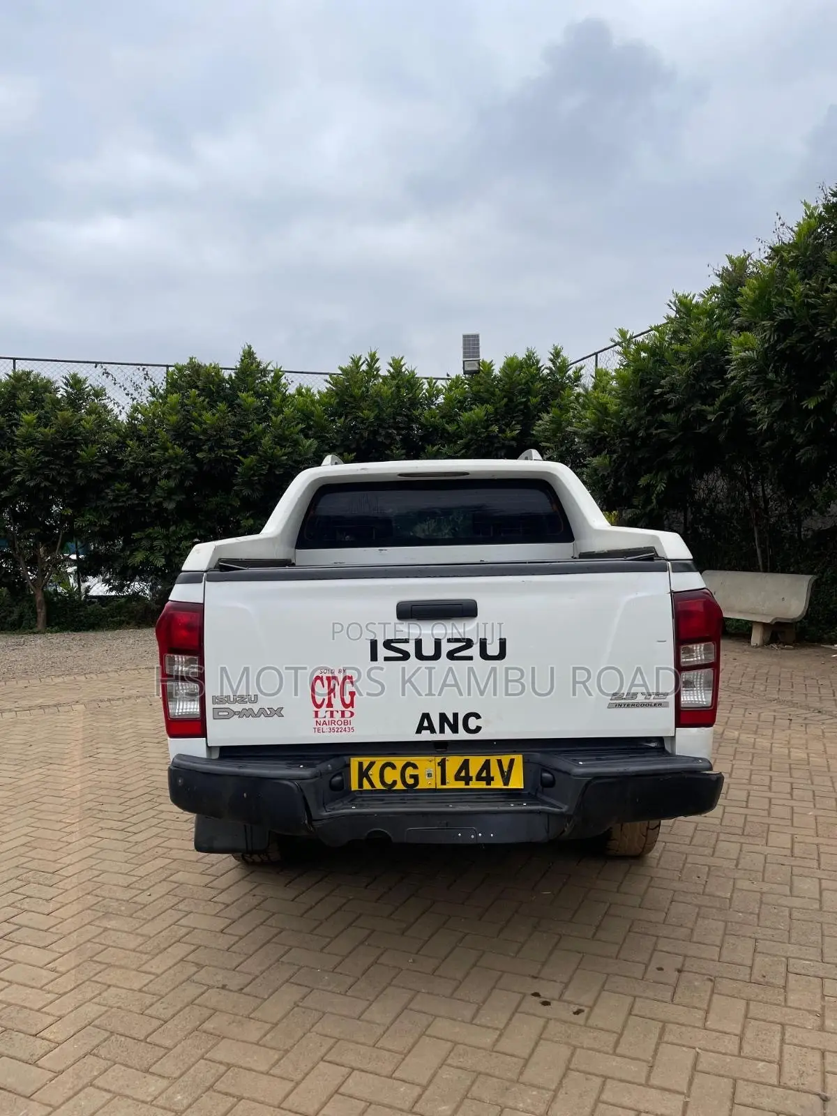 Isuzu D-MAX 2015 White