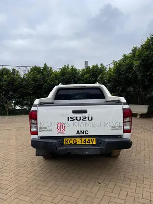 Isuzu D-MAX 2015 White