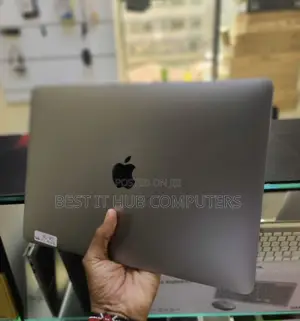 Laptop Apple MacBook Pro 2018 16GB Intel Core i7 SSD 256GB
