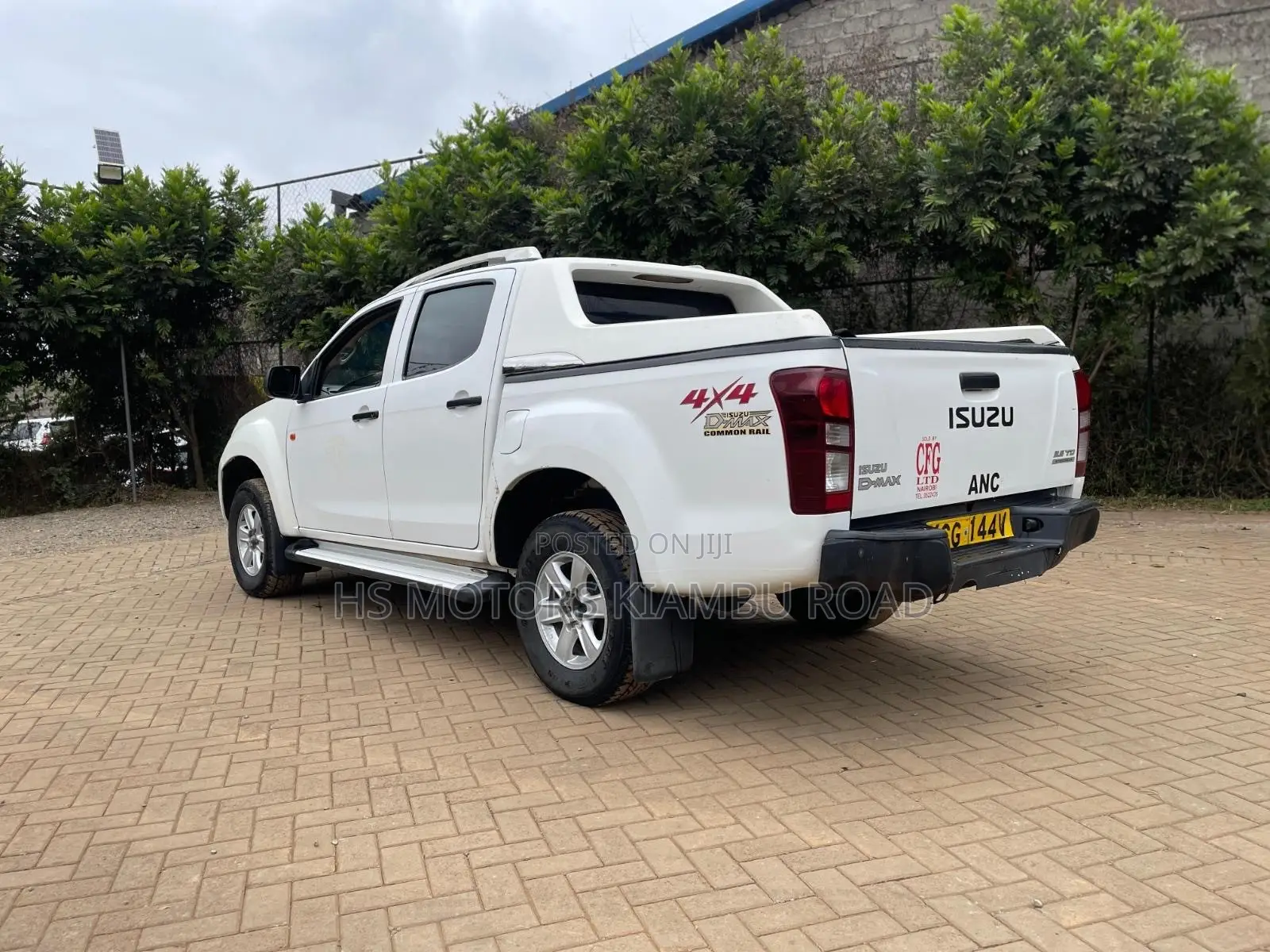 Isuzu D-MAX 2015 White