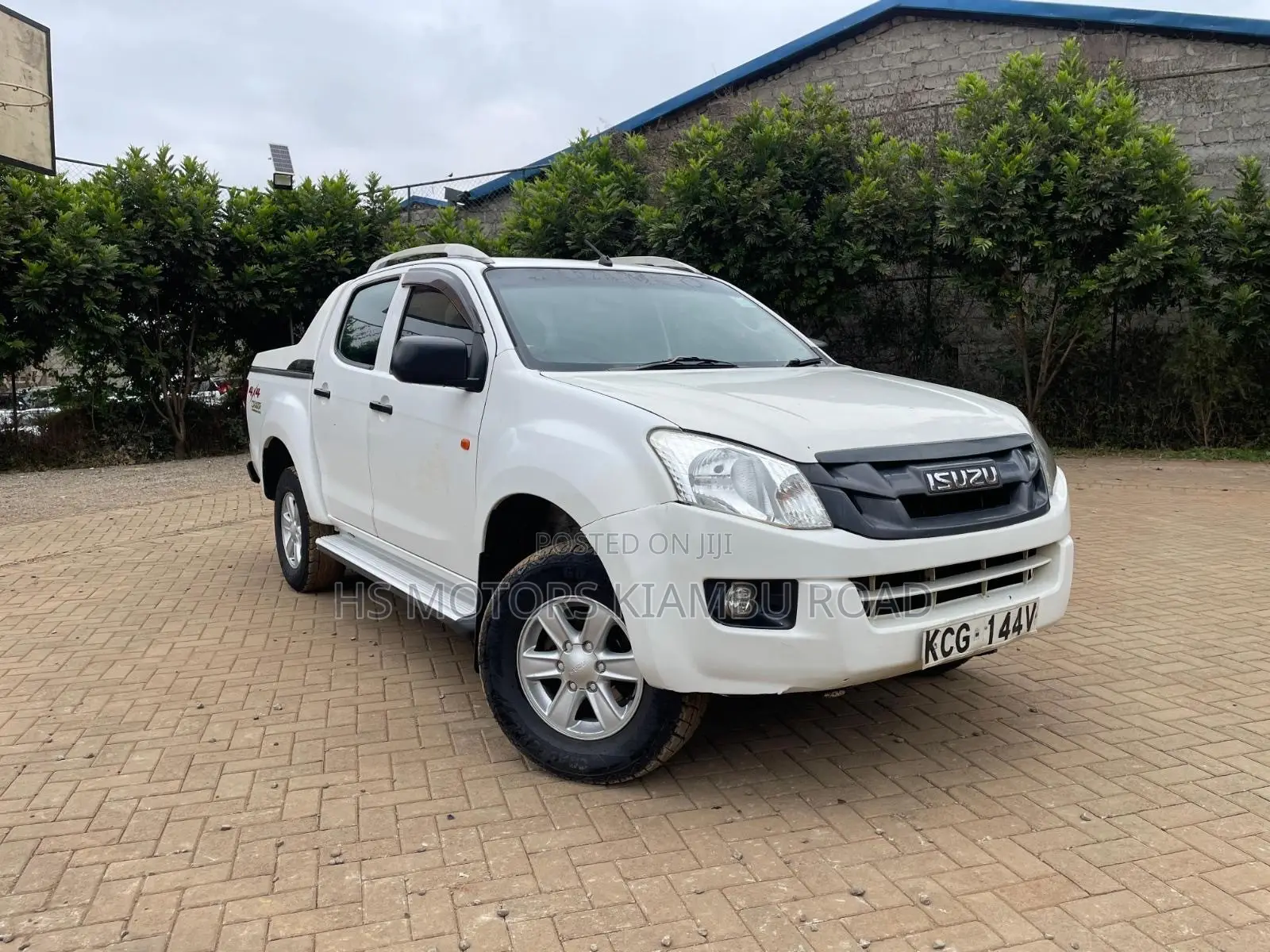 Isuzu D-MAX 2015 White