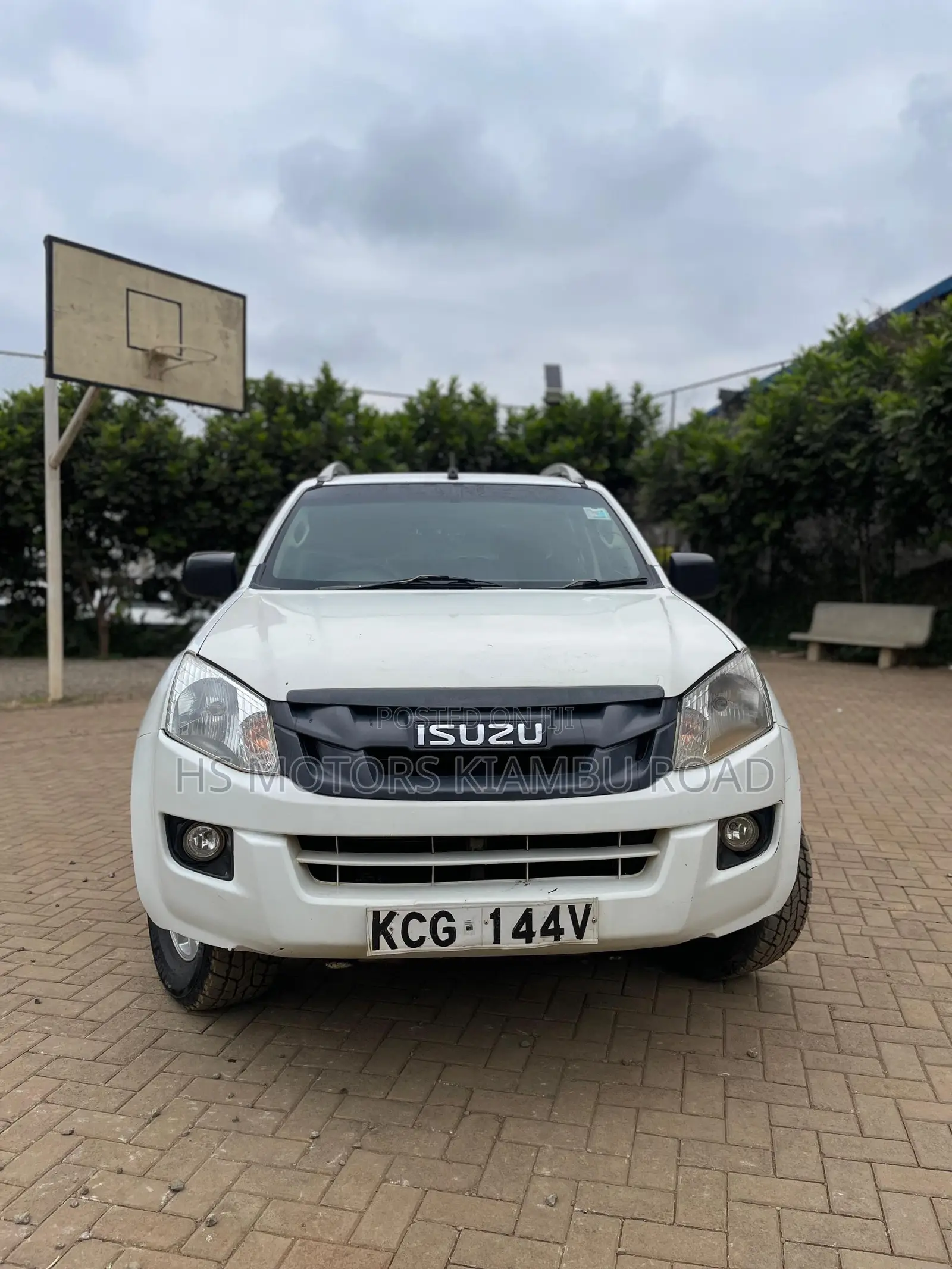 Isuzu D-MAX 2015 White