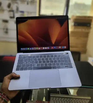 Laptop Apple MacBook Pro 2018 16GB Intel Core i7 SSD 256GB