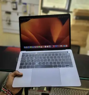 Laptop Apple MacBook Pro 2018 16GB Intel Core i7 SSD 256GB