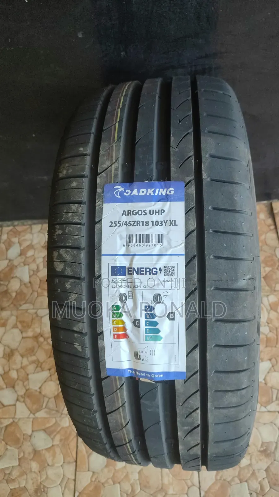 255/45r18 Roadking Tyre