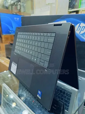 New Laptop HP OmniBook X Flip 16" 16GB Intel Core Ultra 7 SSD 1T