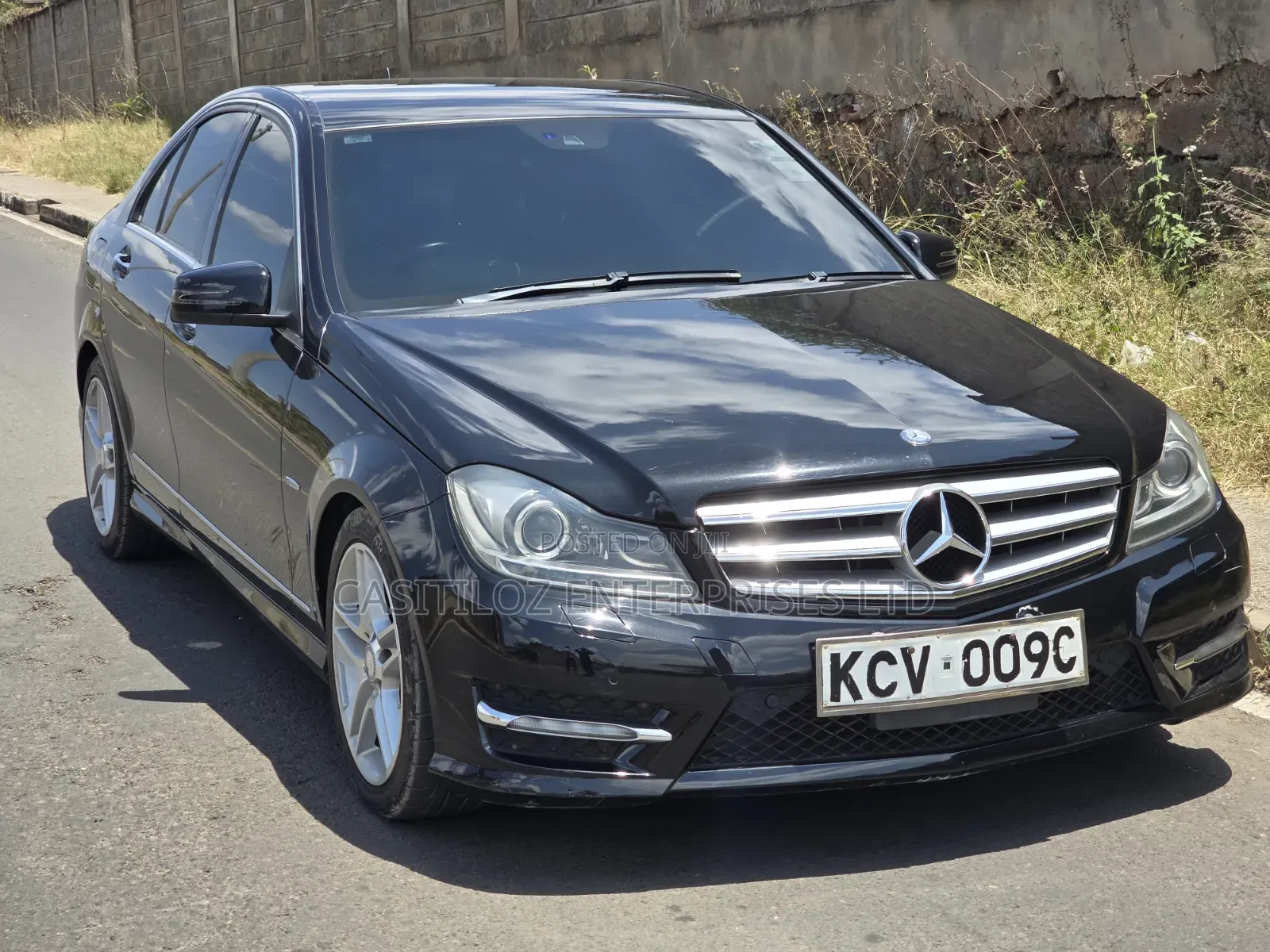 Mercedes-Benz C200 2012 Black