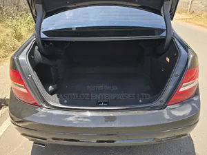 Mercedes-Benz C200 2012 Black