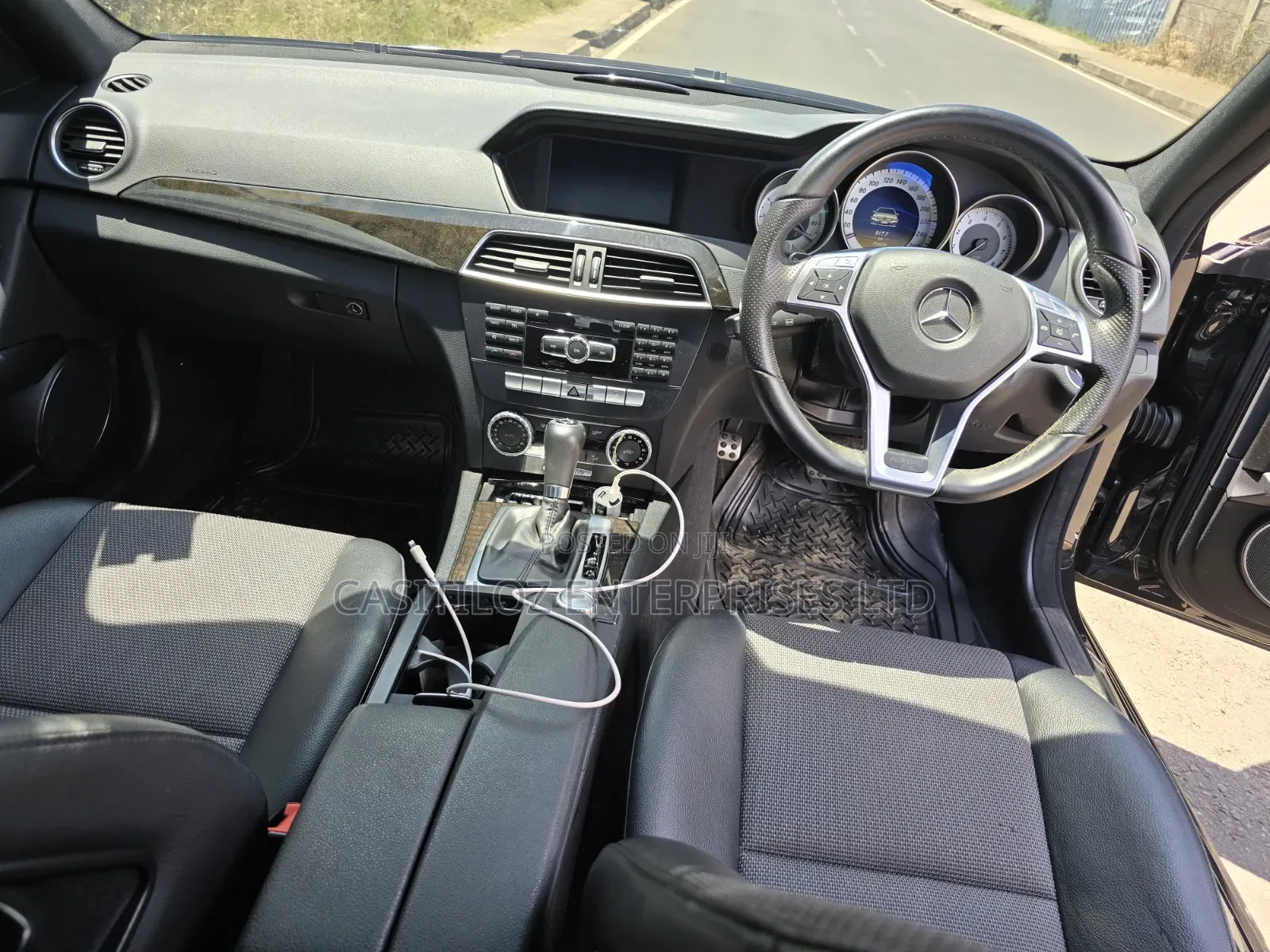 Mercedes-Benz C200 2012 Black