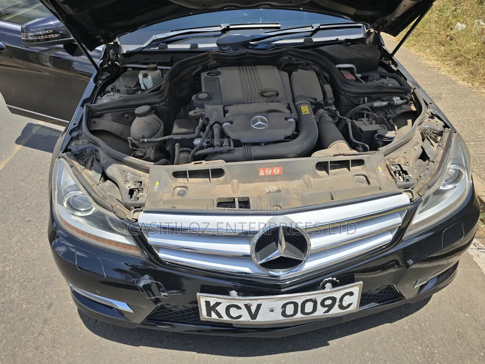 Mercedes-Benz C200 2012 Black