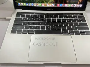 Laptop Apple MacBook Pro 8GB Intel Core Ultra 9 SSHD+SSD 256GB