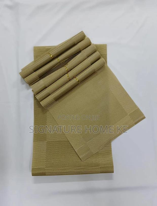 6pcs PVC Table Mats + Runner( 30*180cm) - thumbnail 3