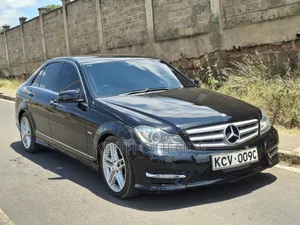 Mercedes-Benz C200 2012 Black