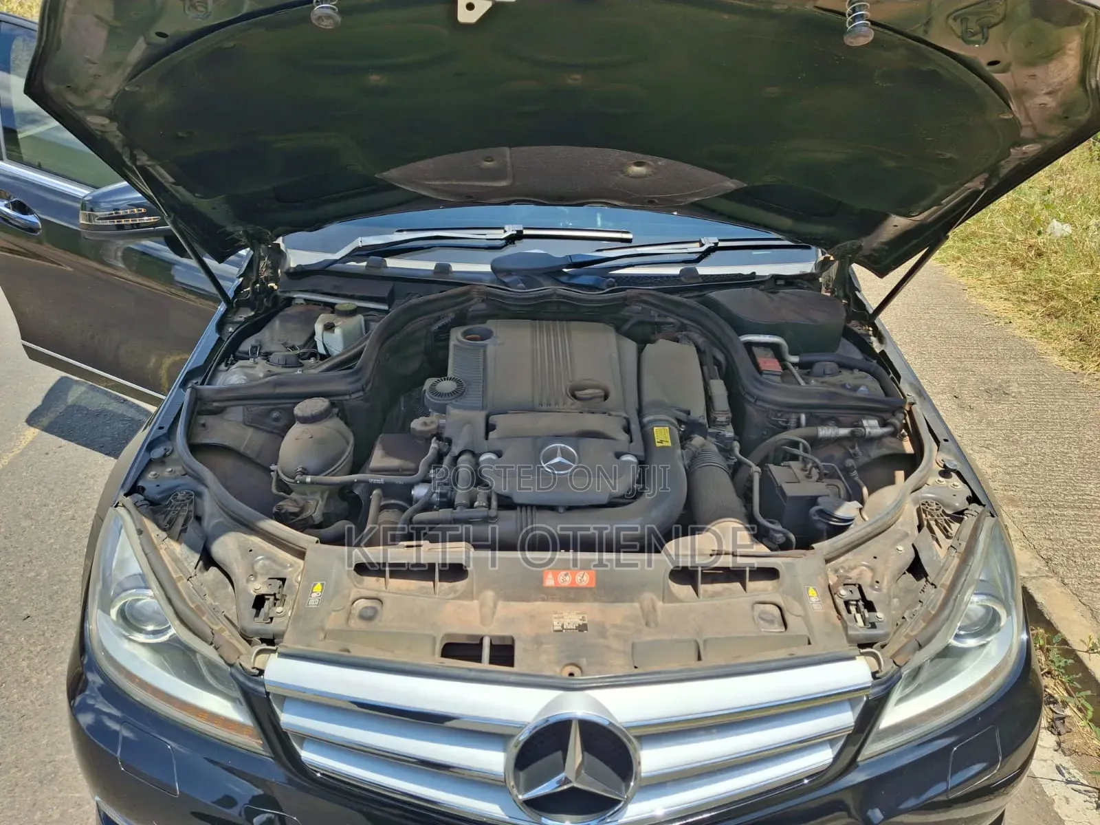 Mercedes-Benz C200 2012 Black