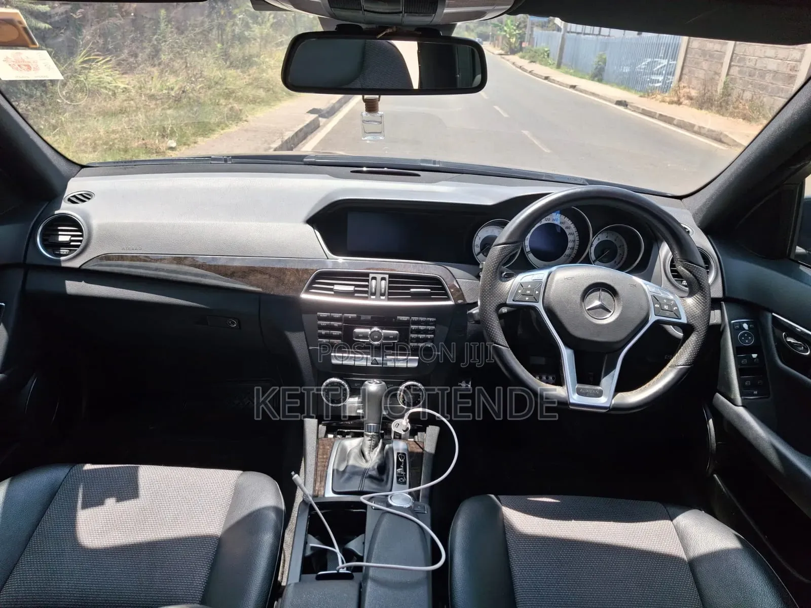 Mercedes-Benz C200 2012 Black
