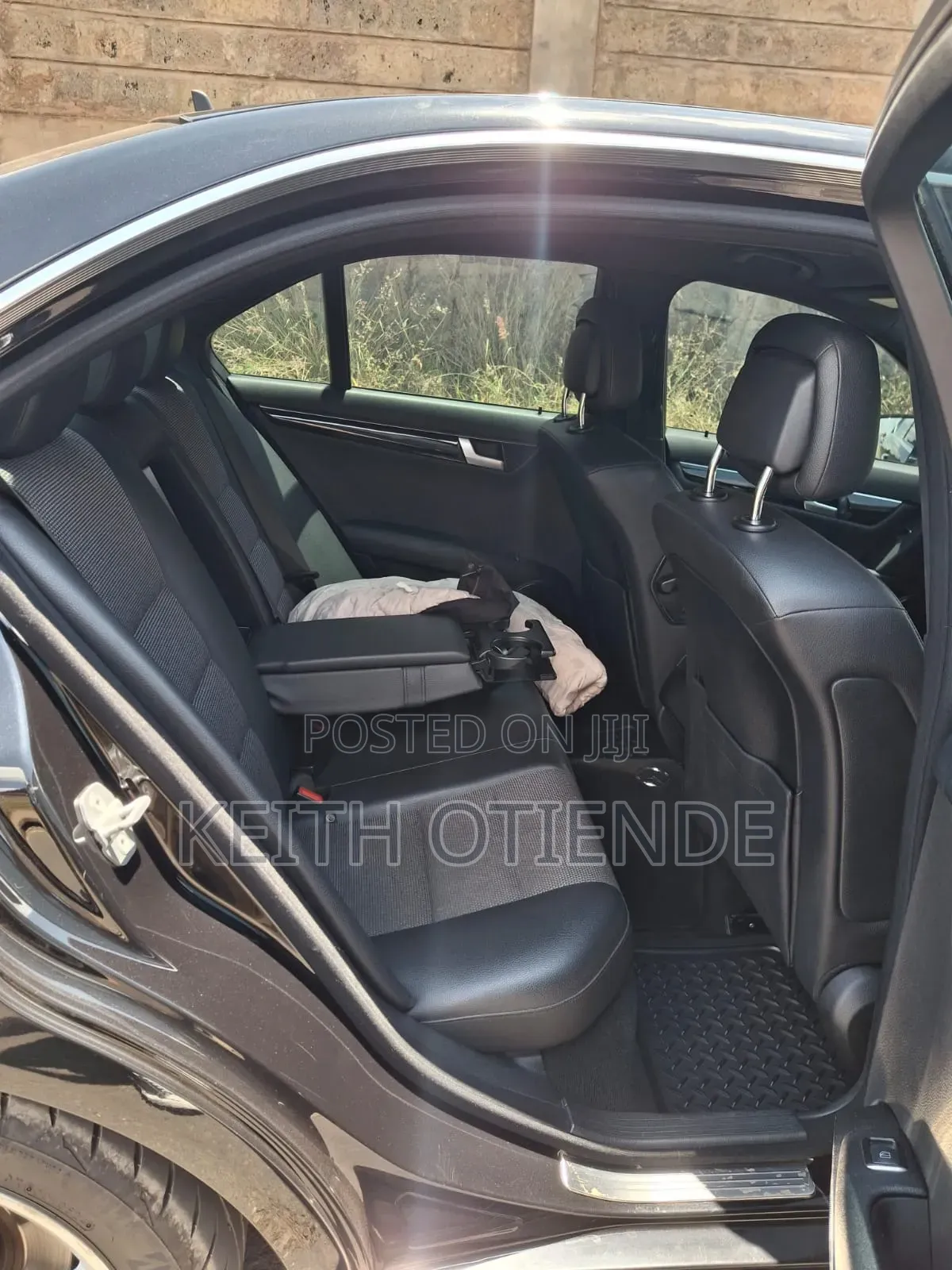 Mercedes-Benz C200 2012 Black