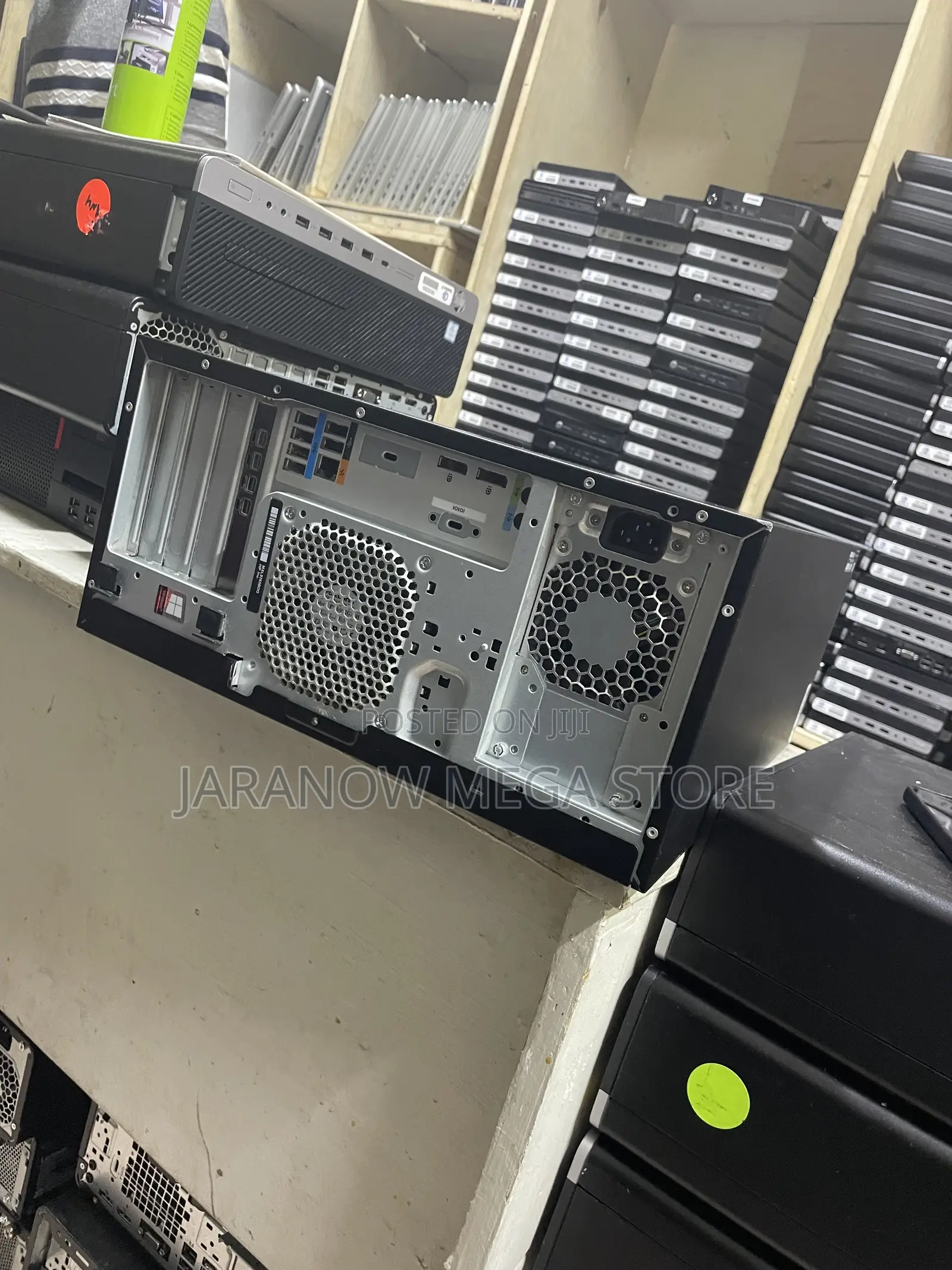 Desktop Computer HP Z2 G4 Tower 16GB Intel Core i7 SSD 512GB