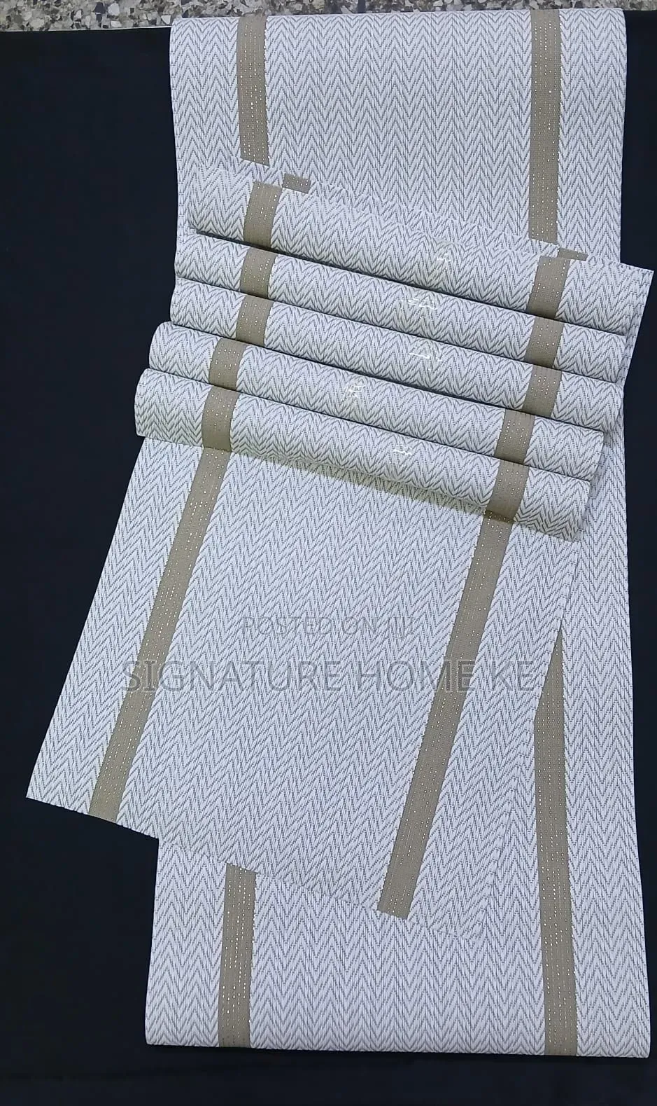 6pcs Table Mats Plus One Table Runner