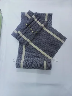 6pcs Table Mats Plus One Table Runner
