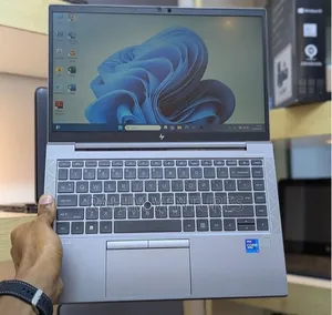 Laptop HP ZBook Firefly G8 16GB Intel Core i5 SSD 512GB