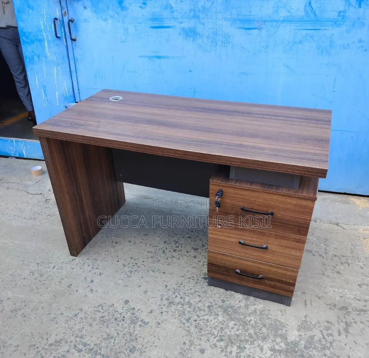 Office Desk; 1.4M Executive Office Desk With Storage