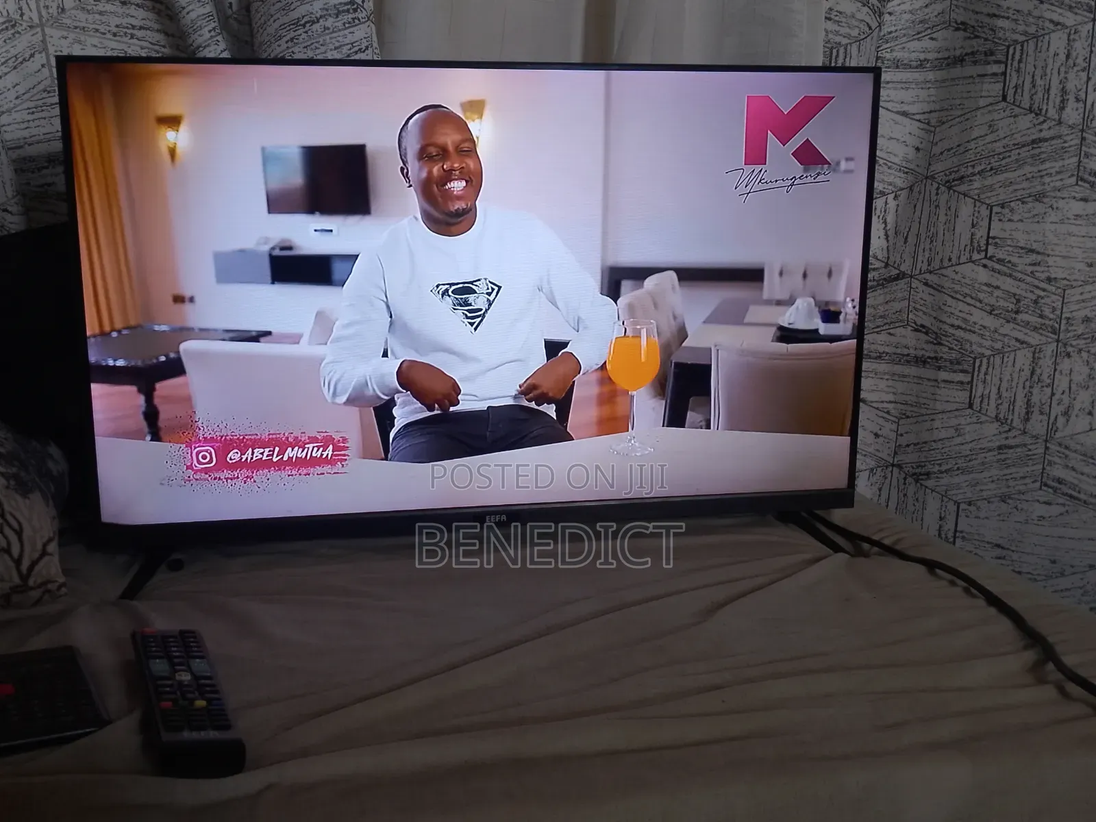 Eefa 32' Screen Monitor