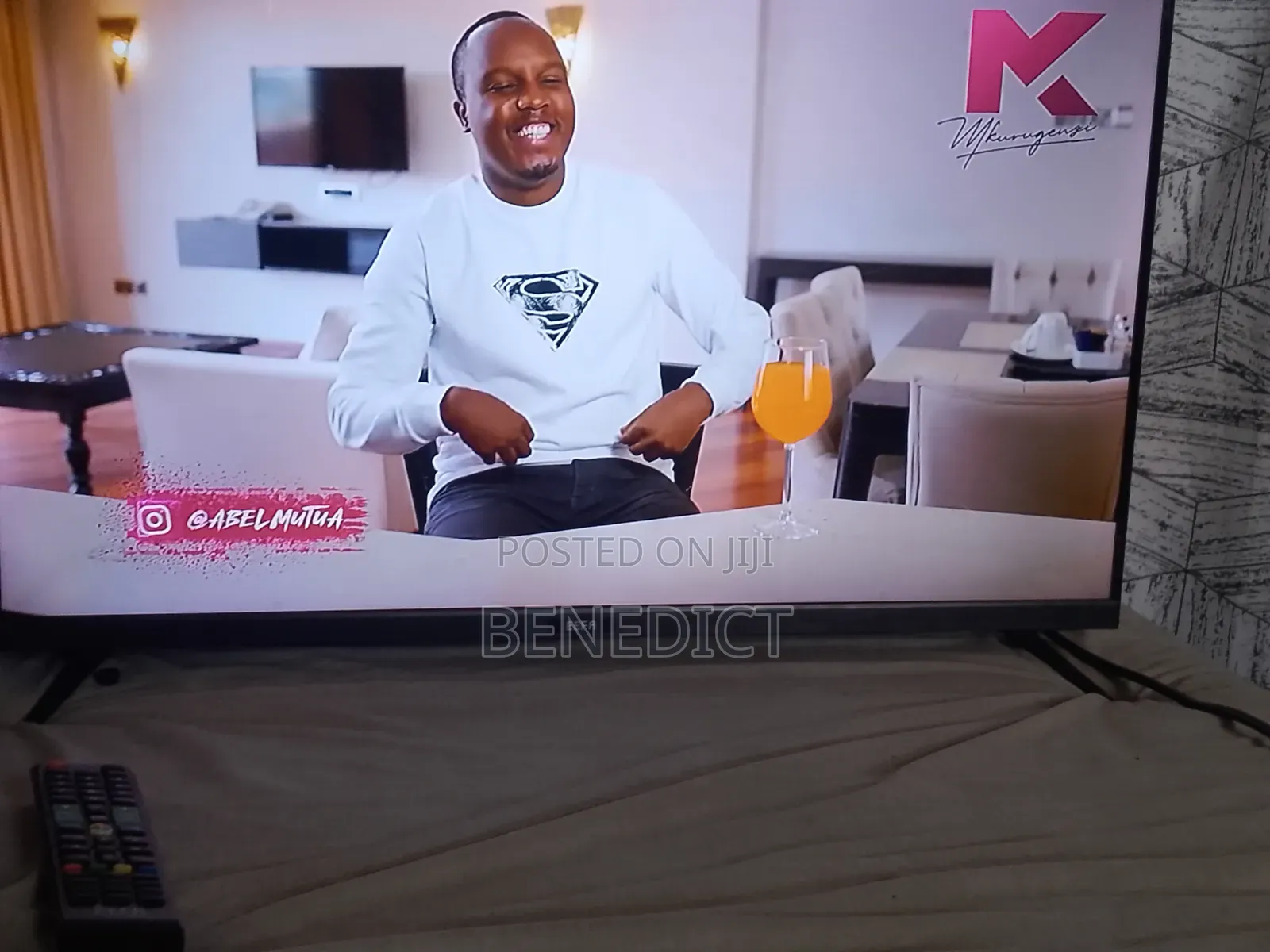 Eefa 32' Screen Monitor