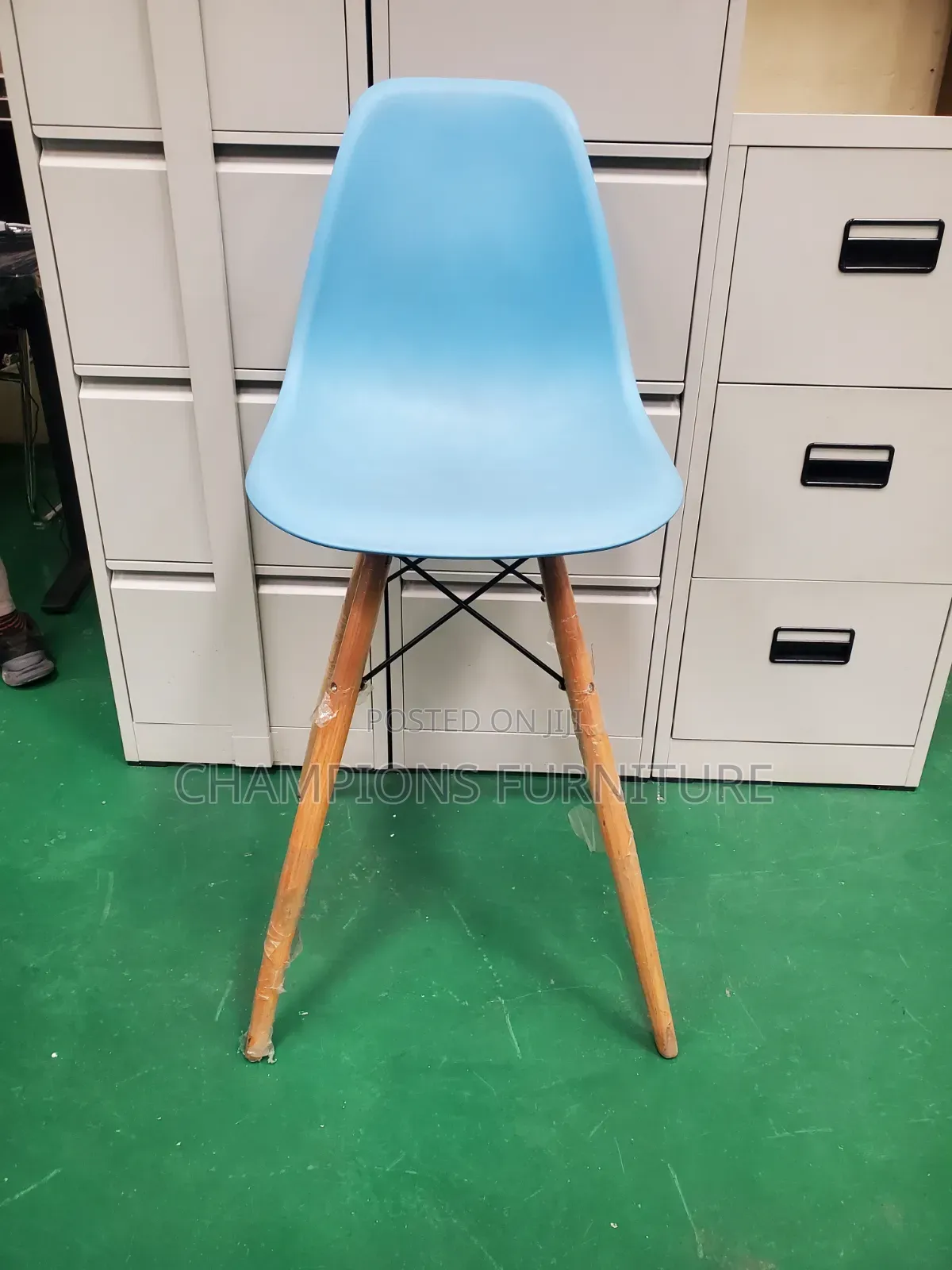 Skyline Eames-Style Barstool