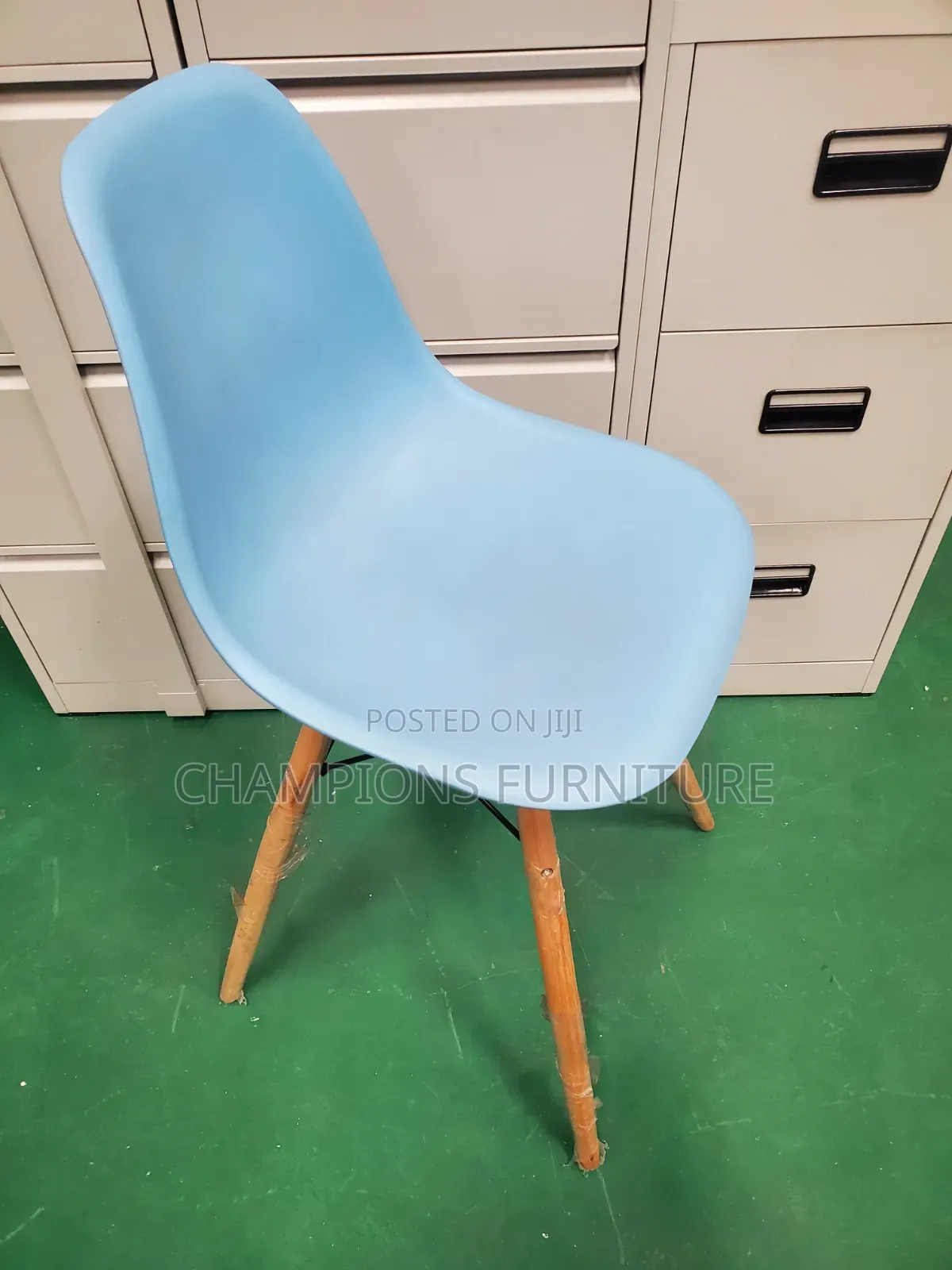Skyline Eames-Style Barstool