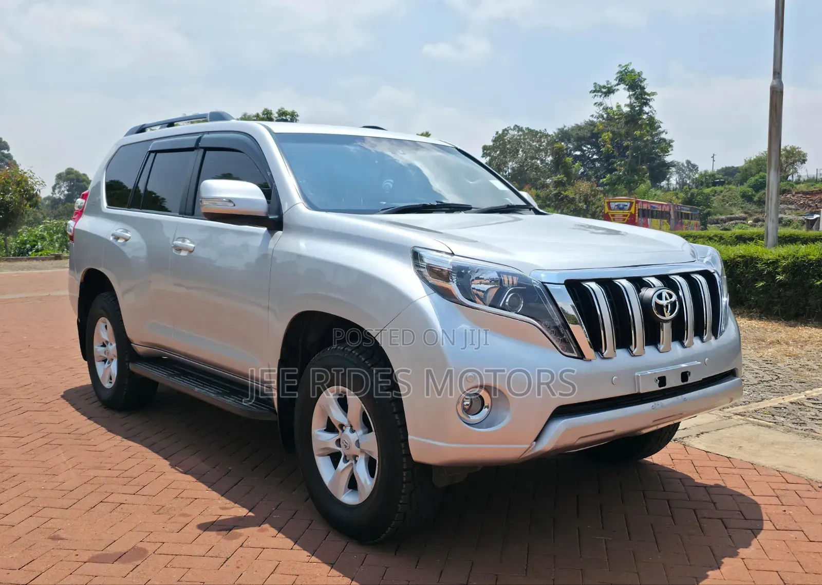 Toyota Land Cruiser Prado 2012 Silver
