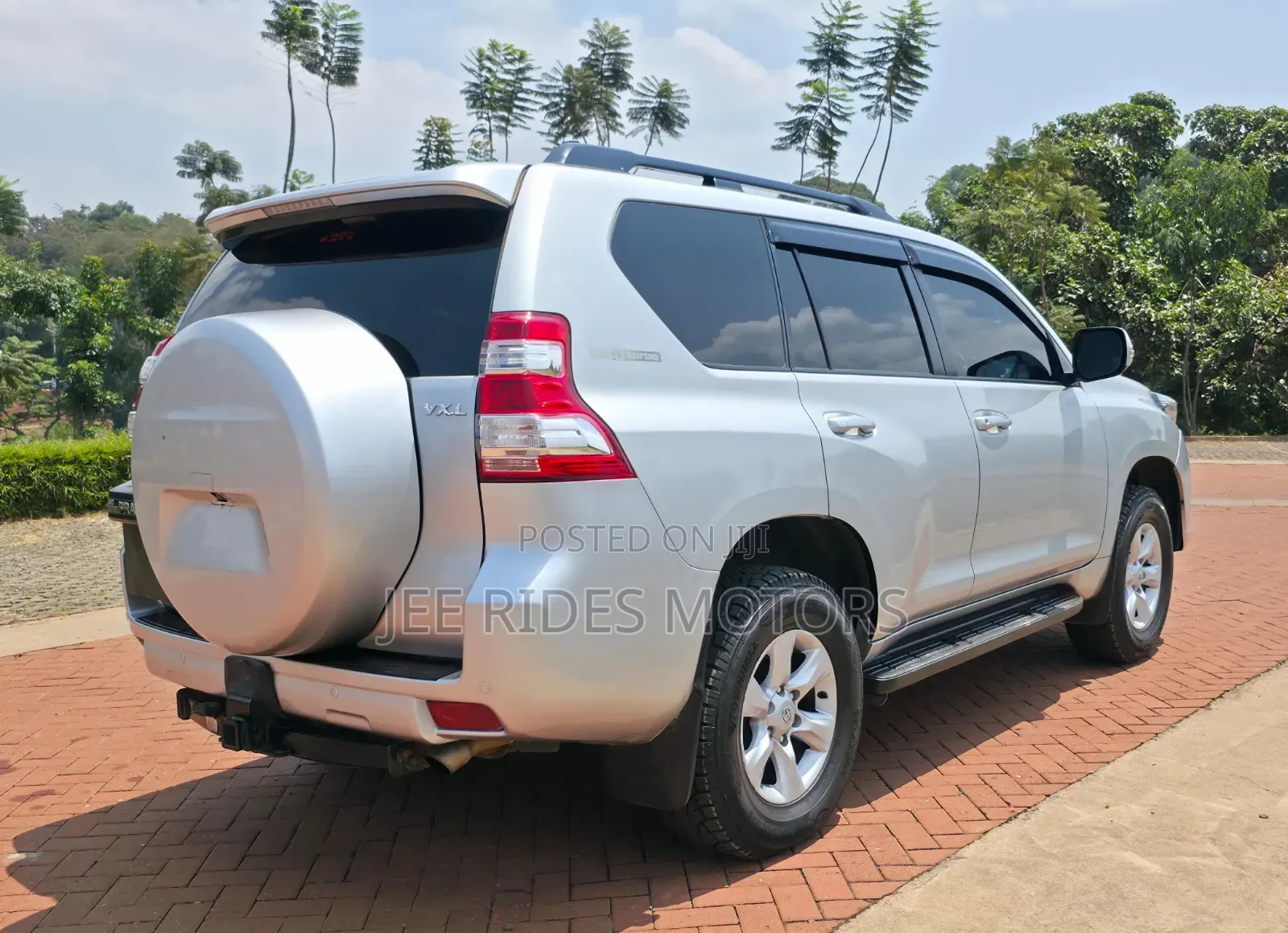 Toyota Land Cruiser Prado 2012 Silver