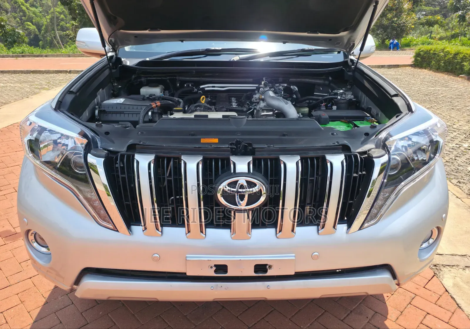 Toyota Land Cruiser Prado 2012 Silver