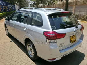 Toyota Corolla Fielder 2018 Silver